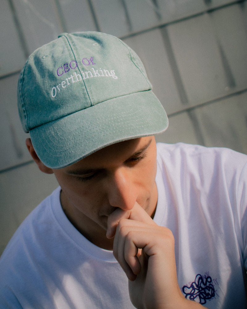 CEO OF OVERTHINKING hímzett baseball sapka | VATES X ÉNTERVEZŐ CEO OF OVERTHINKING hímzett baseball sapka | VATES X ÉNTERVEZŐ vates_muveszet_irodalom_ruhazati_marka