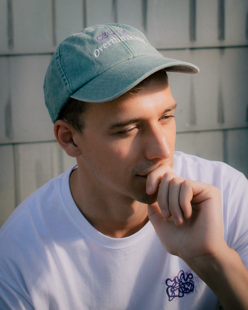 CEO OF OVERTHINKING hímzett baseball sapka | VATES X ÉNTERVEZŐ CEO OF OVERTHINKING hímzett baseball sapka | VATES X ÉNTERVEZŐ vates_muveszet_irodalom_ruhazati_marka
