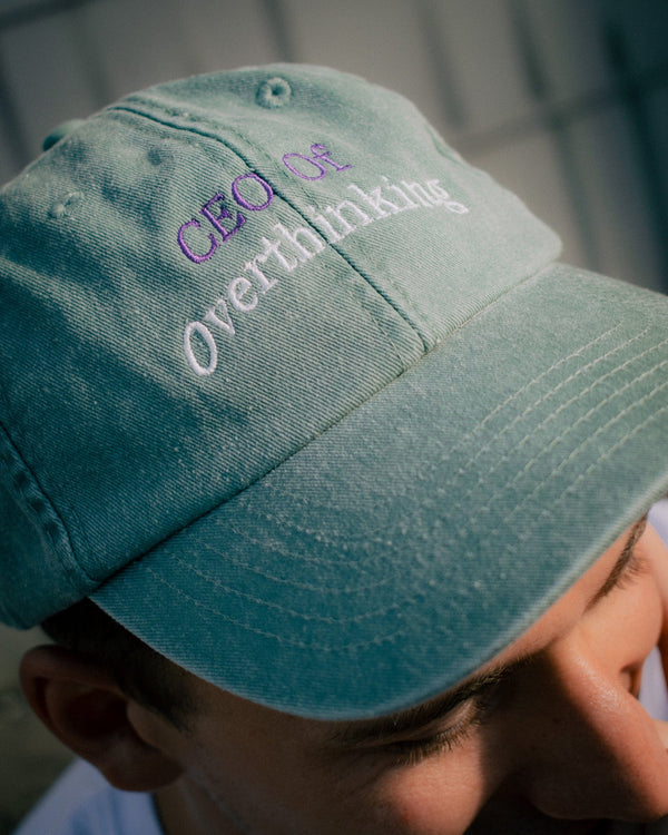 CEO OF OVERTHINKING hímzett baseball sapka | VATES X ÉNTERVEZŐ CEO OF OVERTHINKING hímzett baseball sapka | VATES X ÉNTERVEZŐ vates_muveszet_irodalom_ruhazati_marka