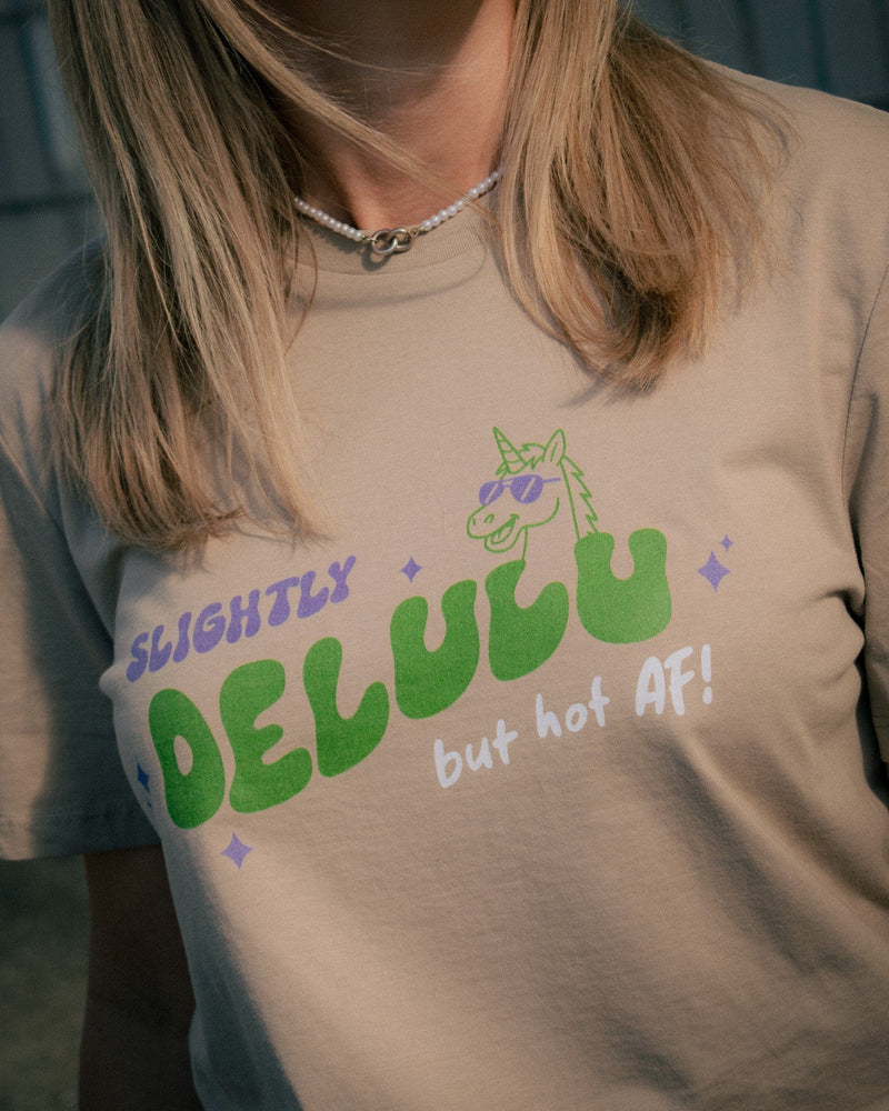 DELULU póló | VATES X ÉNTERVEZŐ DELULU póló | VATES X ÉNTERVEZŐ vates_muveszet_irodalom_ruhazati_marka