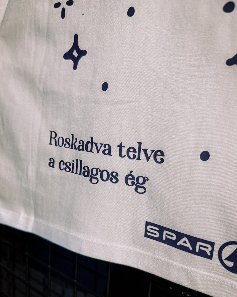 Járai Márk "Réteken" póló | Vates X Superalbum Járai Márk "Réteken" póló | Vates X Superalbum vates_muveszet_irodalom_ruhazati_marka