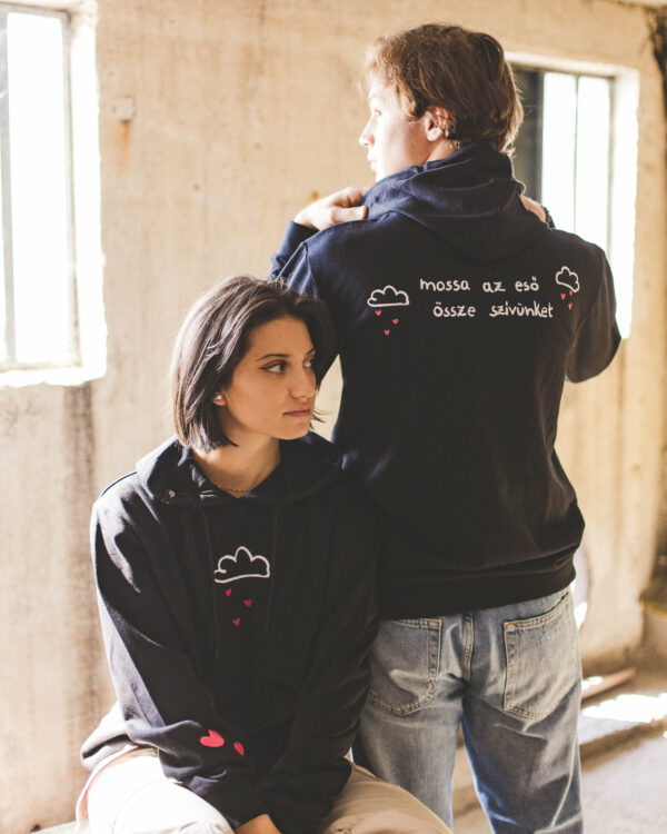 MOSSA AZ ESŐ UNISEX OVERSIZE KAPUCNIS PULÓVER