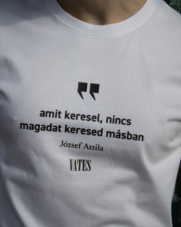 Magadat Keresed Másban póló | Vates Classics