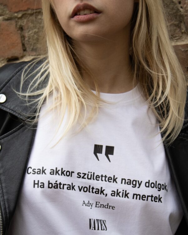 Bátrak Voltak póló | Vates Classics